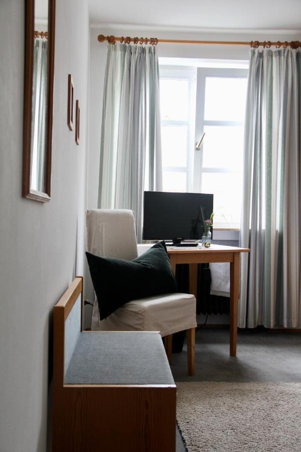 Schildwirtschaft Zum Rothen Ochsen Hotel Laupheim Luaran gambar